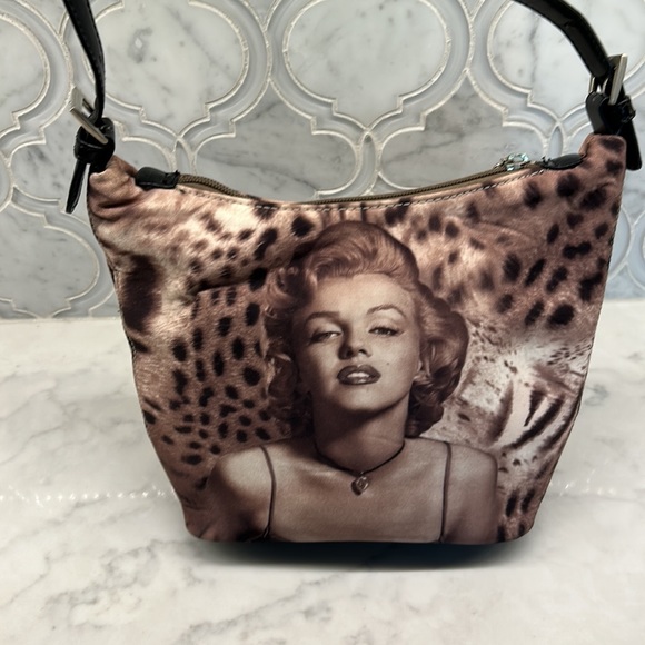 Marilyn Monroe Leopard Print Shoulder Bag - Picture 3 of 7